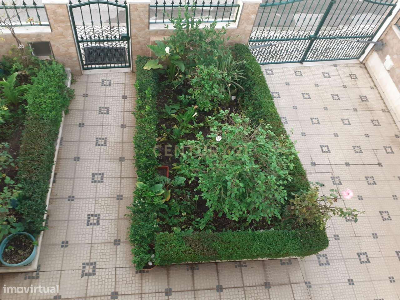 Moradia T4 Independente com garagem e jardim em Setúbal-46