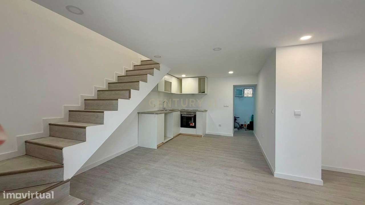 Moradia T2+1 Totalmente Renovada em Montemor-o-Velho-5