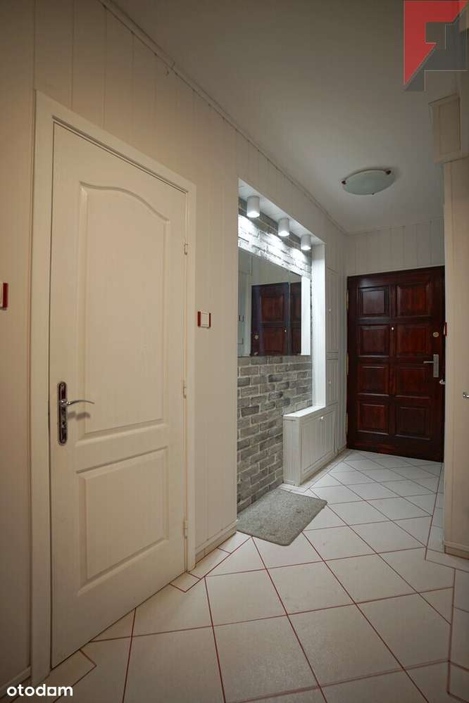 Piętrowy dom w  zabudowie szeregowej-1