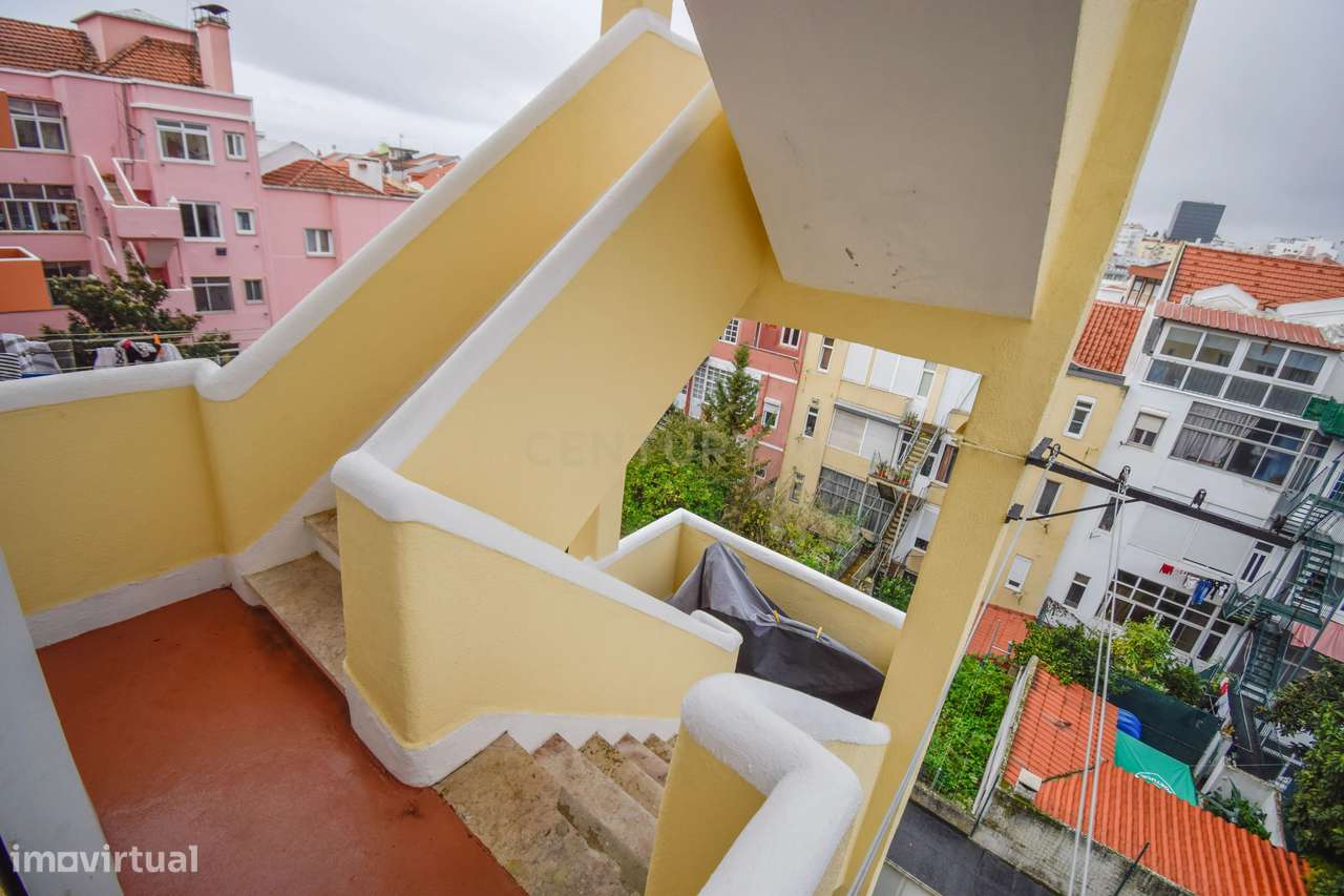 T3 Renovado | Luminosidade Natural | Localização Premium na Alameda /-31