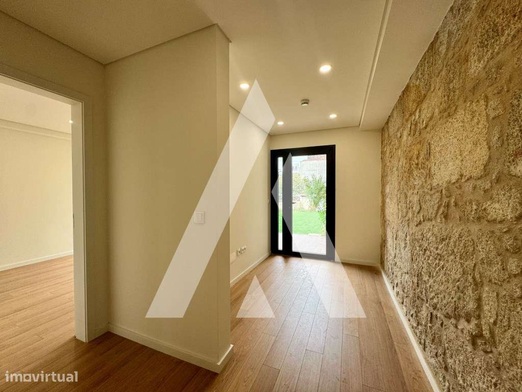 Apartamento T1 com Amplo Terraço no Centro do Porto-15