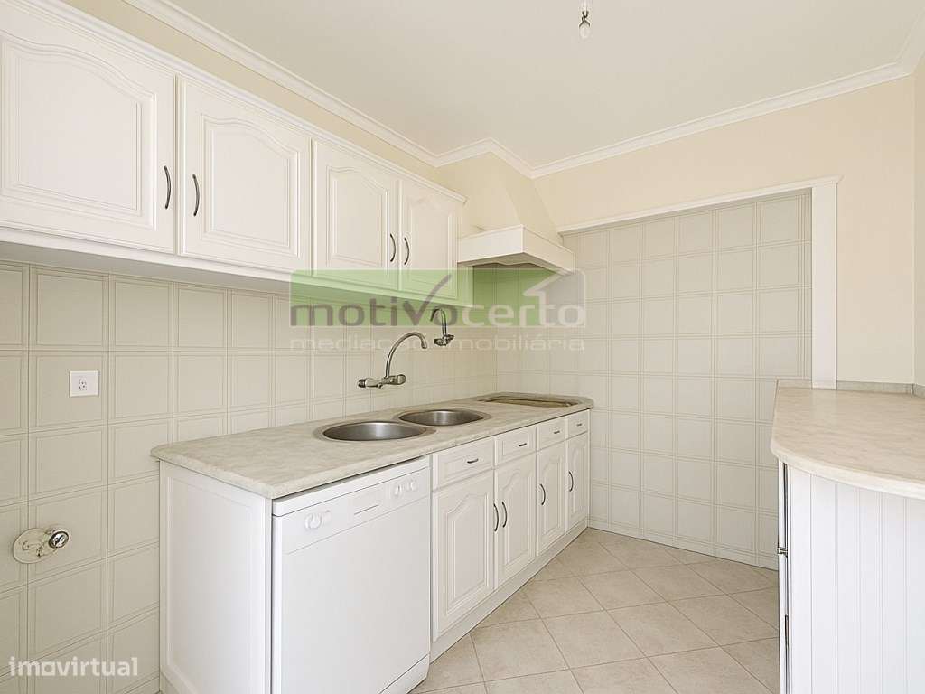 T1 com Varanda e Parqueamento. Vista para a Praia do Magoito-6