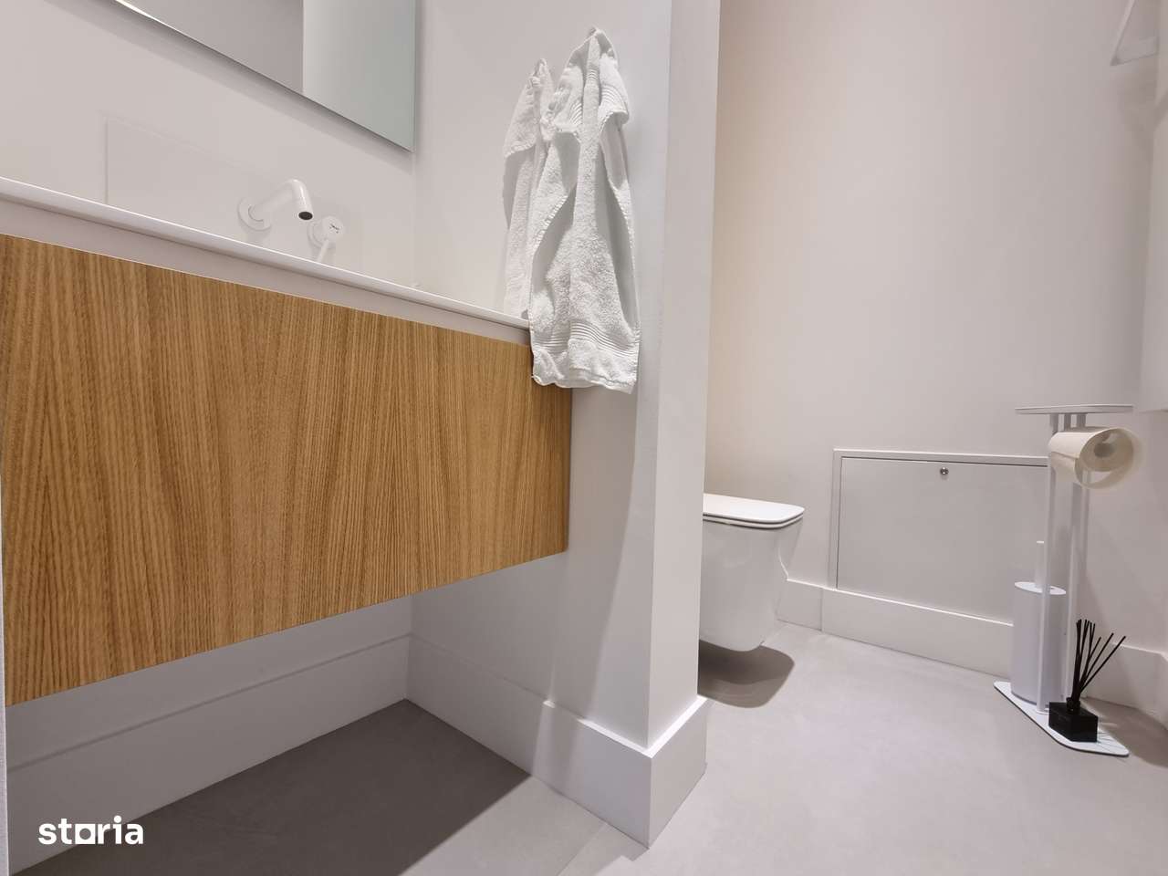 Vila Mediteraneană deosebită, amplasată într-o locație de vis, Bucium-18