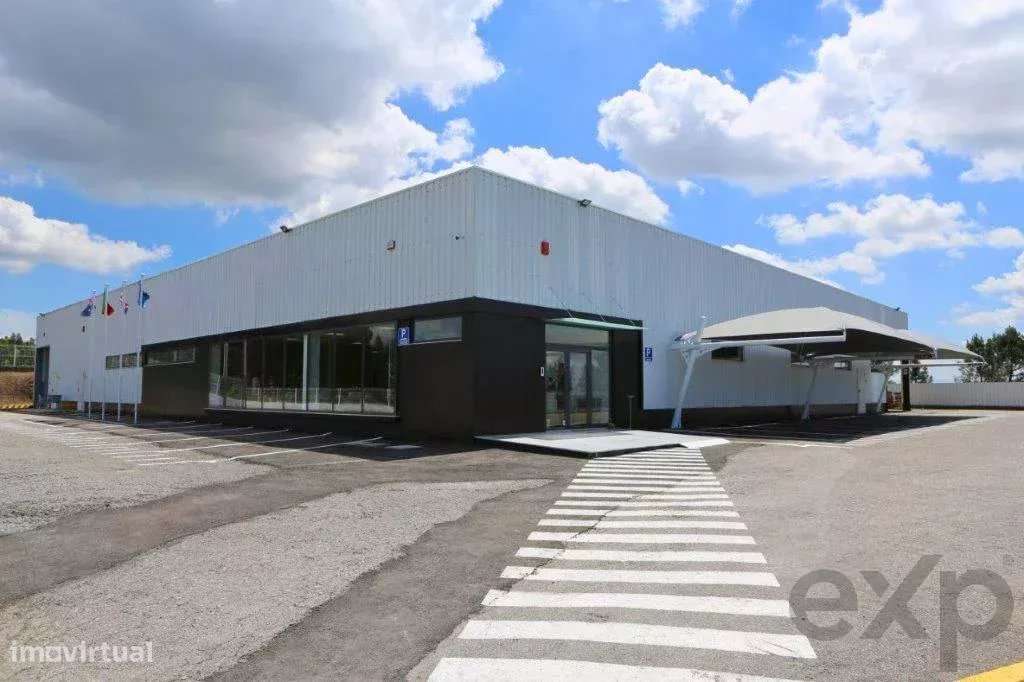 Armazém de 1609m² em Freamunde-1