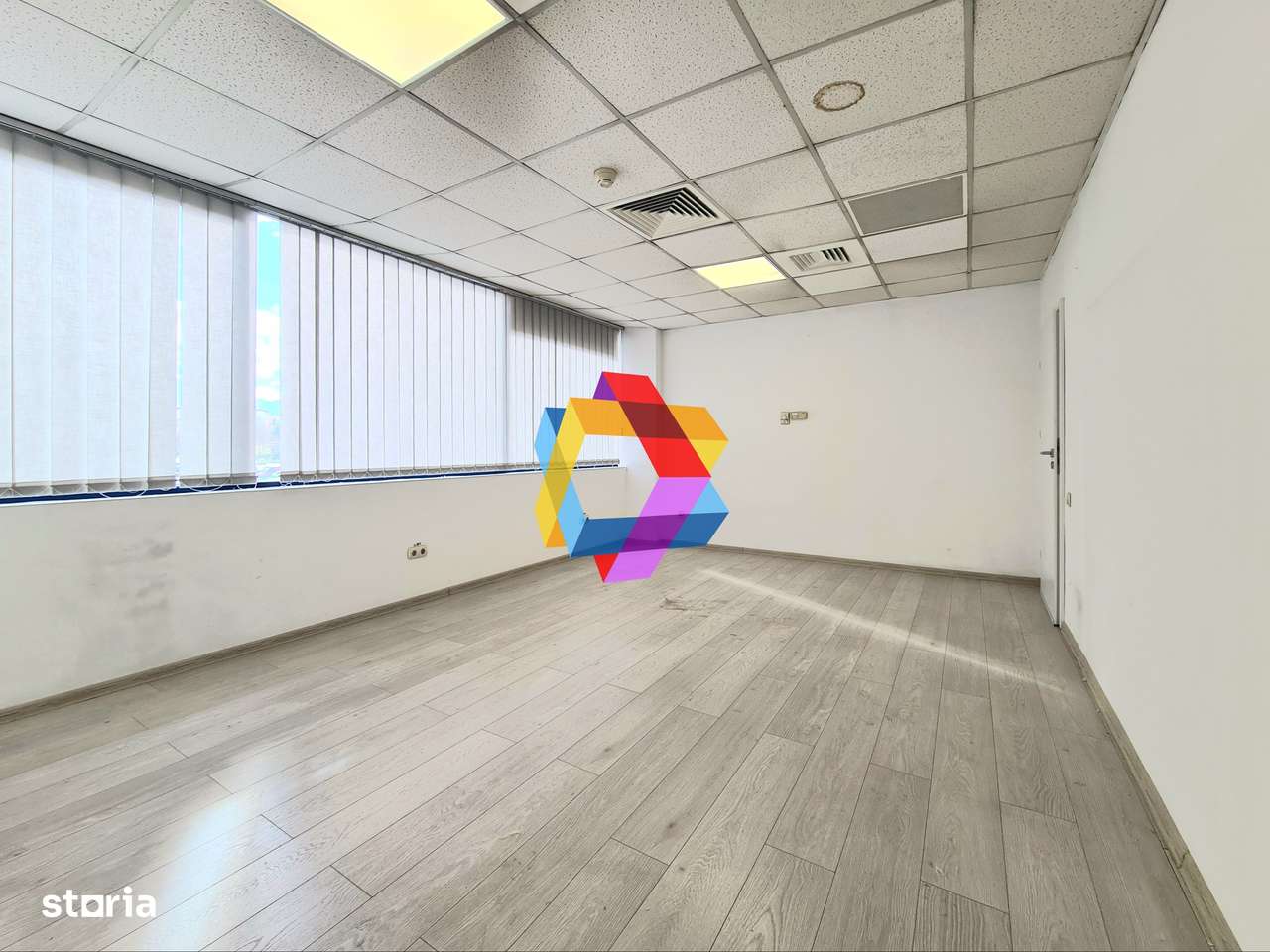 Spatiu birouri de închiriat Brasov - 28 mp # spatii-comerciale-brasov. - Imagine principală: 2/6