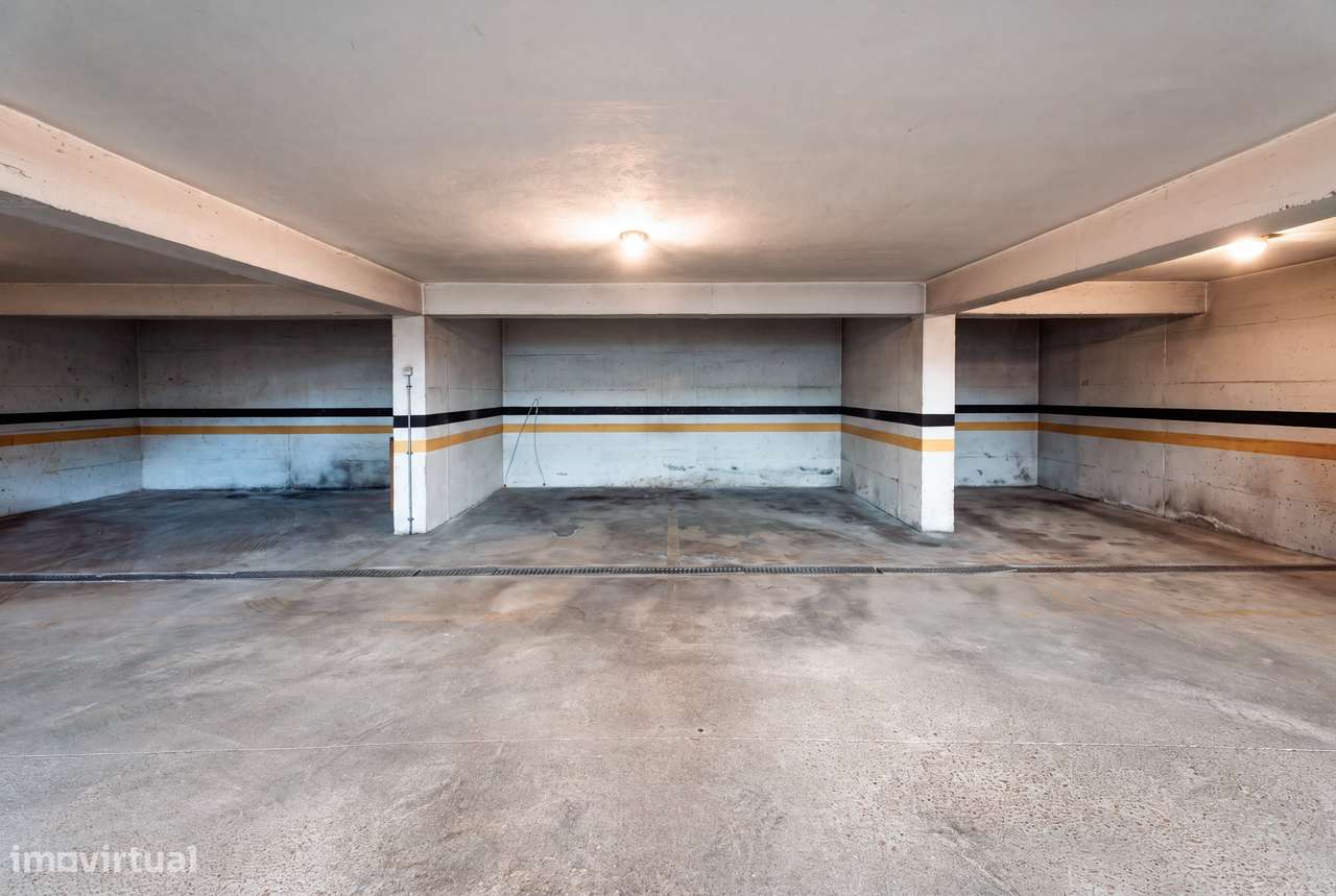 Apartamento T3, com vista castelo, na Urb. Vale do Mocho, em Leiria-19