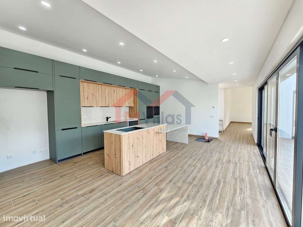 Moradia V3 com garagem e piscina - Loulé - Grande imagem: 4/29