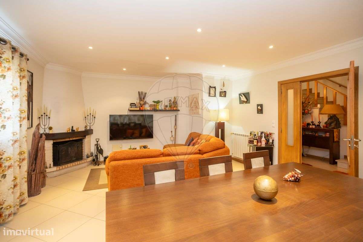 Moradia T4 para venda-8