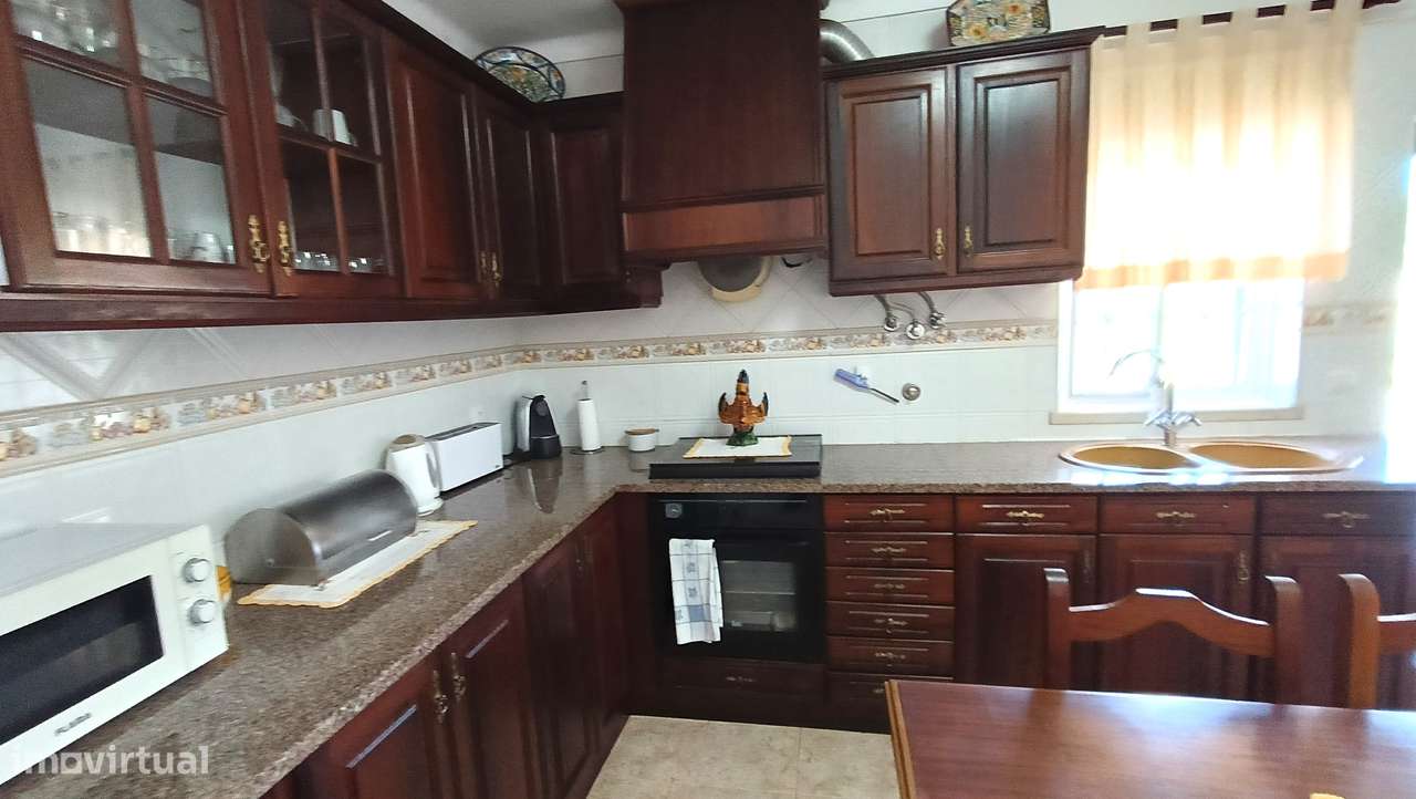 Moradia térrea isolada inserida em lote 2250 m2-8