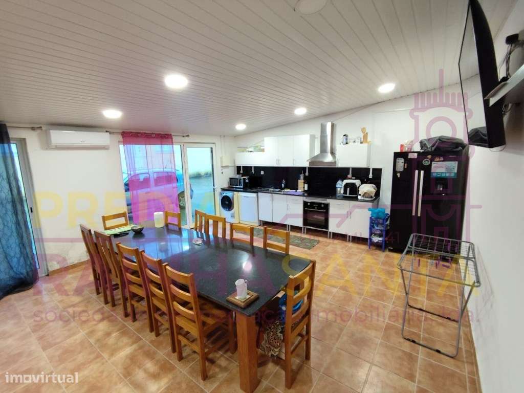 Moradia T3 com Garagens e Tertúlia - Amiais de Cima-14