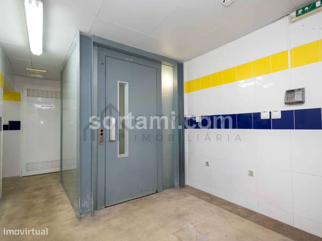 Espaço Comercial de 425m² no Coração de Faro-54