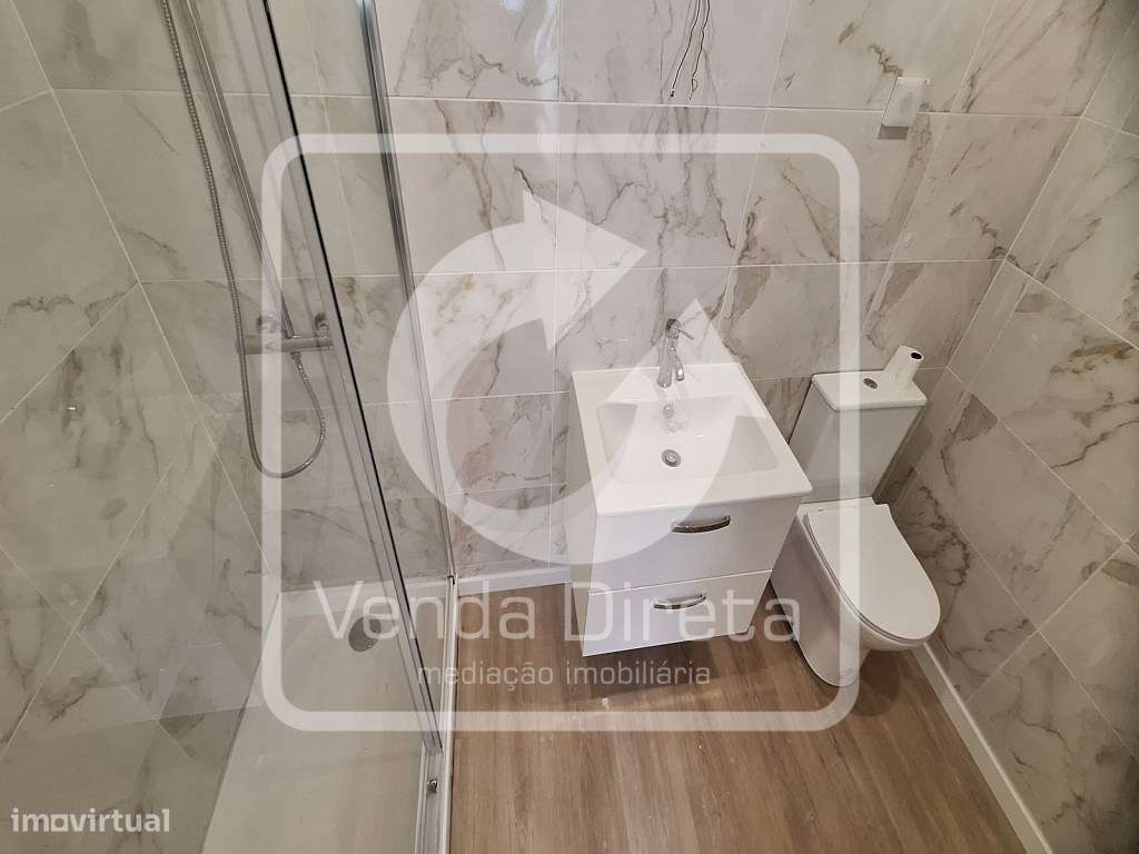 Apartamento T3 totalmente remodelado - Vista Rio!-9