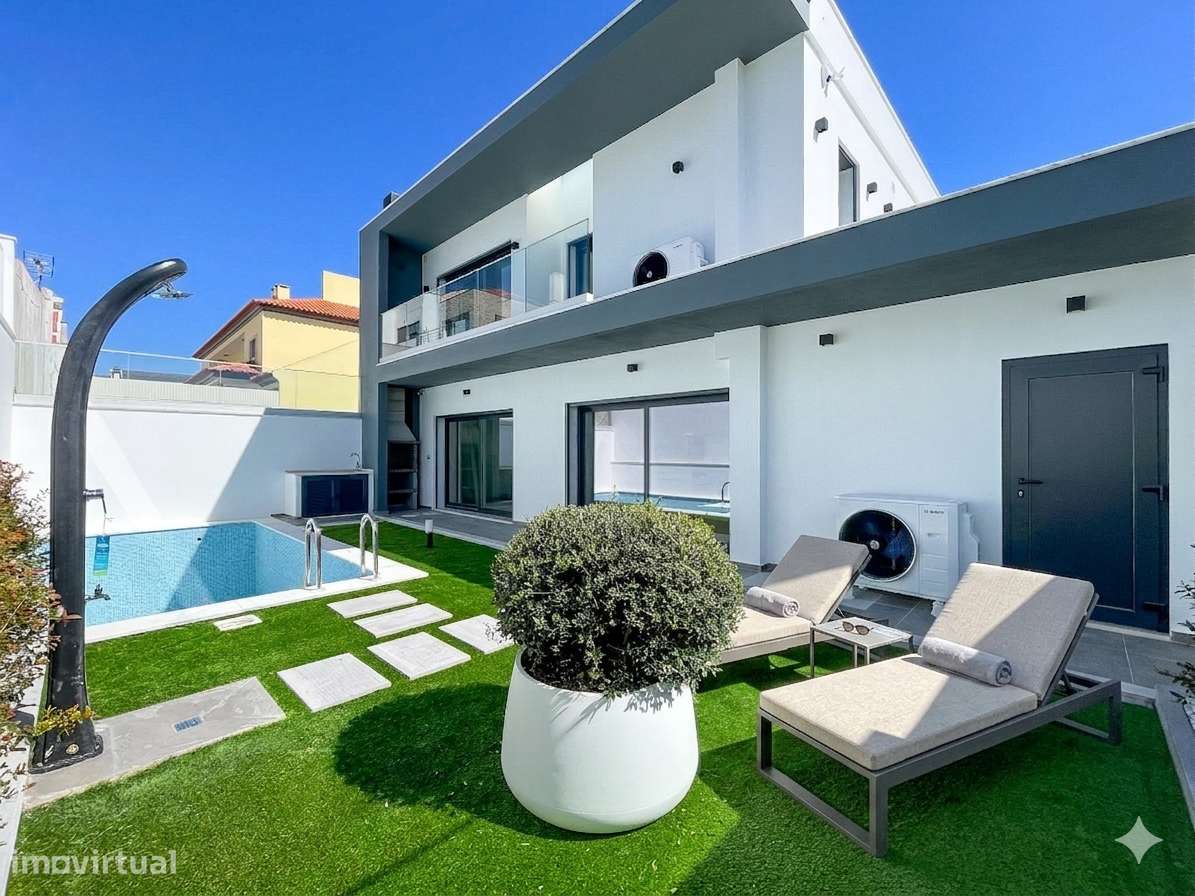 Moradia T4 com Piscina - Santa Iria de Azoia (Bairro da Salvação)-4