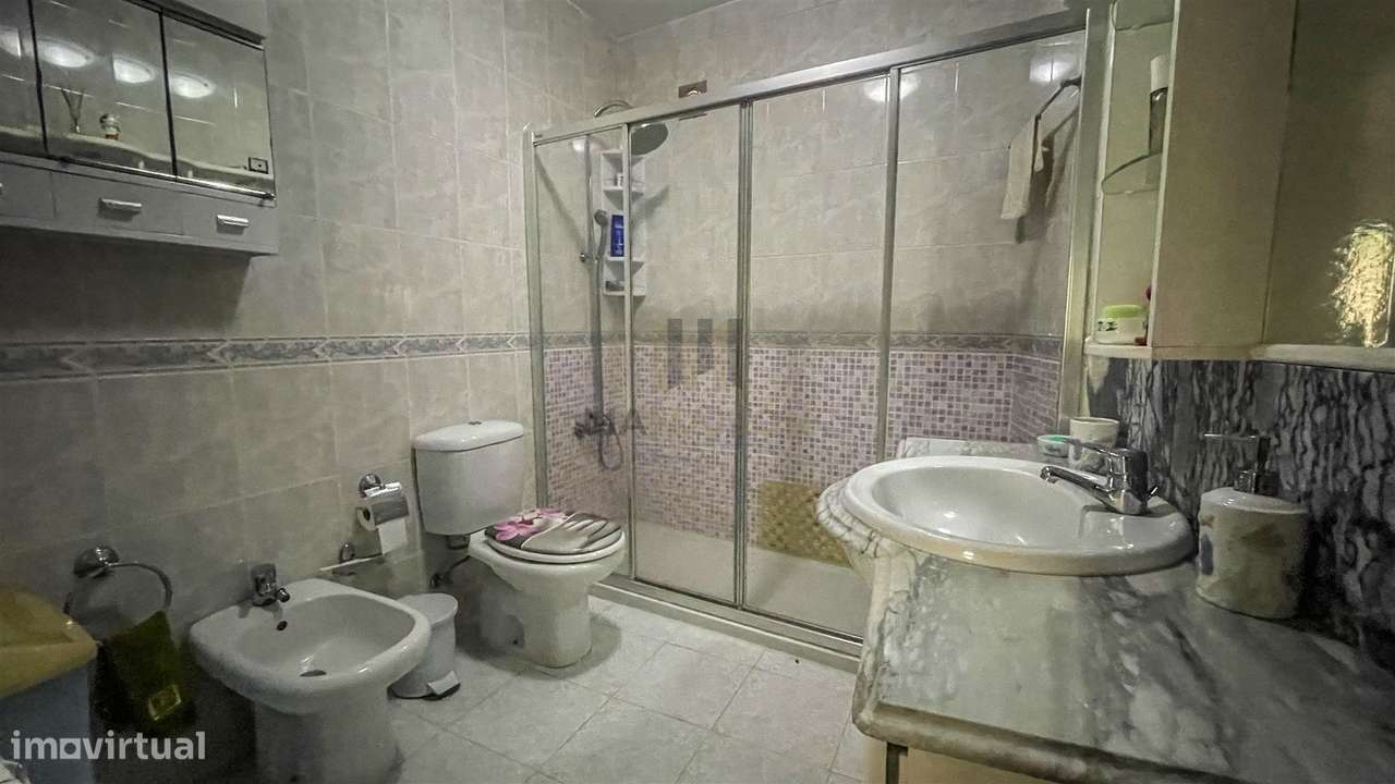 Moradia T4 | Zona Vinícola | Salzedas | Tarouca-3