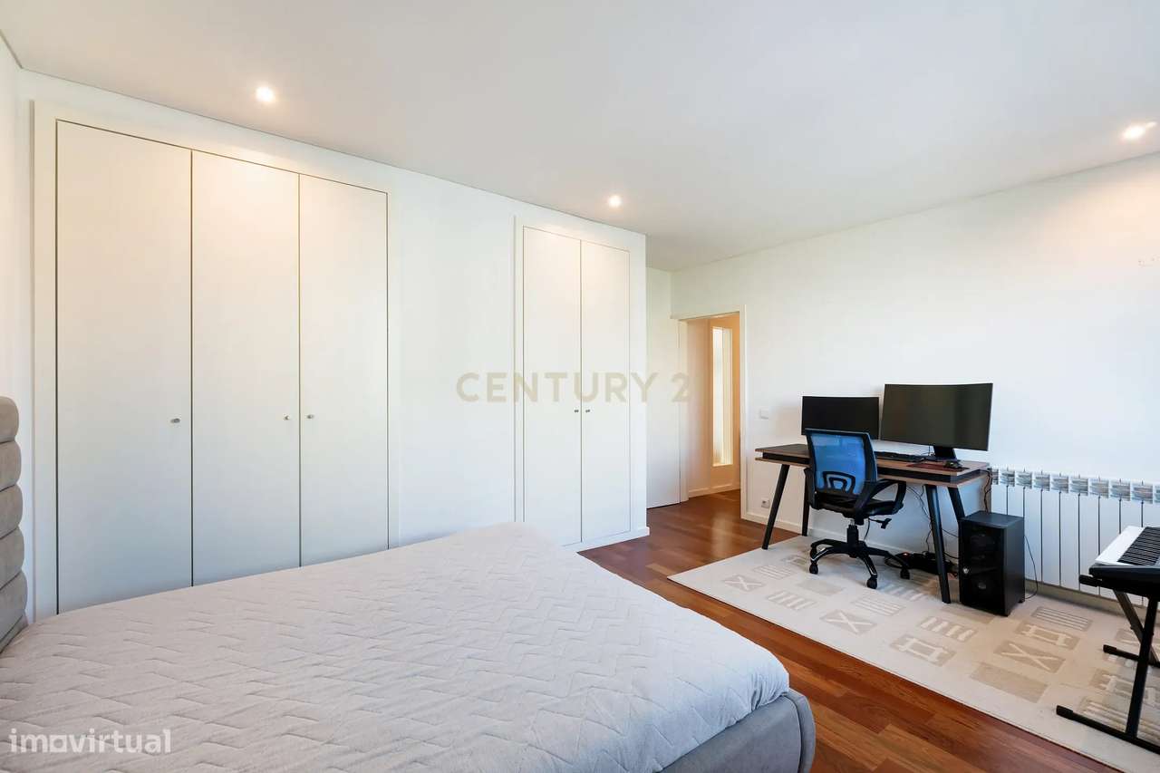 Fantástico Apartamento T3  | 212m² | Bessa | Boavista-11
