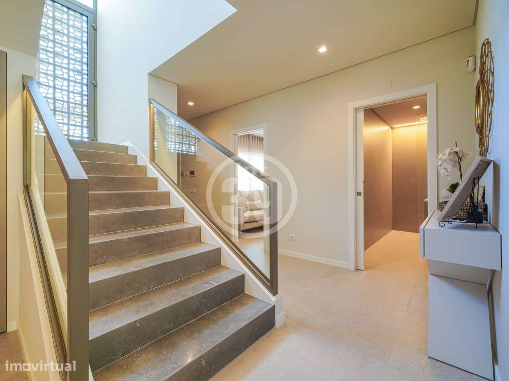 Fantástica moradia de luxo com +1 quartos, piscina, jardins e vendi... - Grande imagem: 5/51