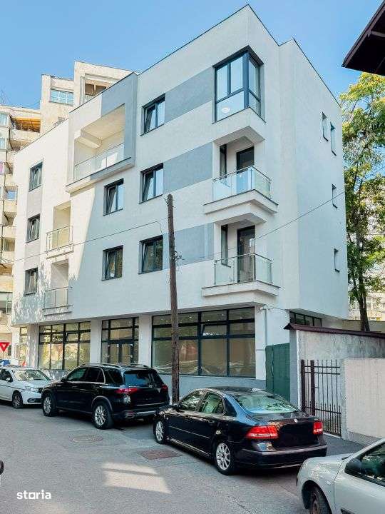 Bloc integral in Piata Unirii. Pretabil pentru Hotel, Clinica Medicala-2