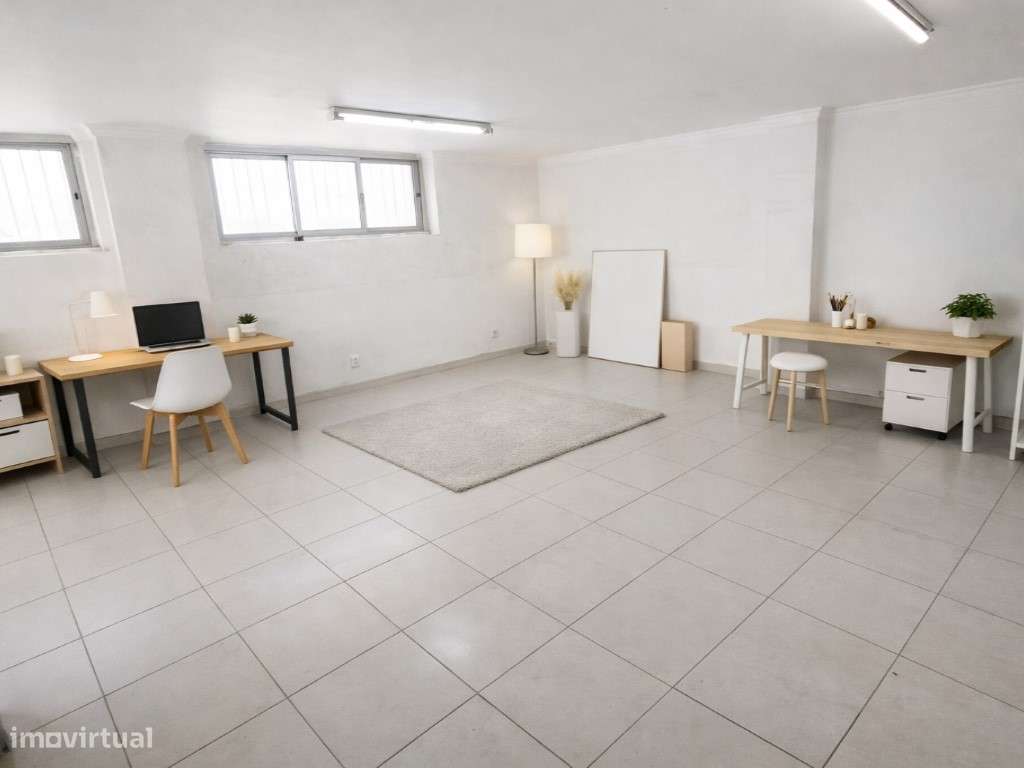 Espaço versátil com 125 m²: ideal para habitação ou serviços-23