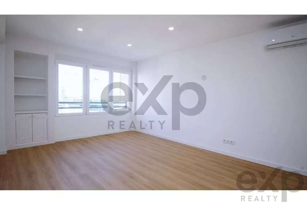 Apartamento remodelado com muita luz e conforto nas Avenidas Novas, Li - Grande imagem: 5/36