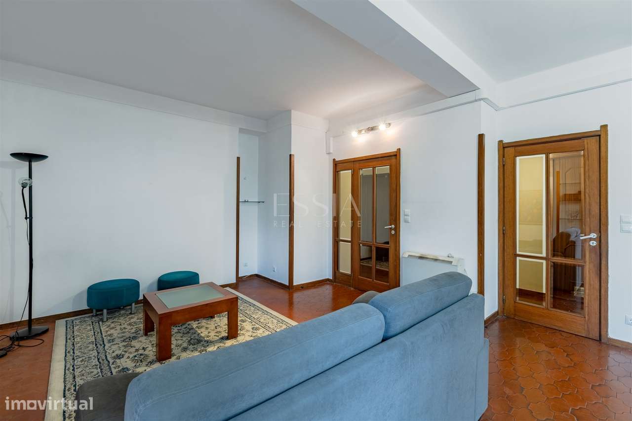 Apartamento T4 com Garagem Box entre o Marquês e Praça Sá Carneiro - Grande imagem: 5/33