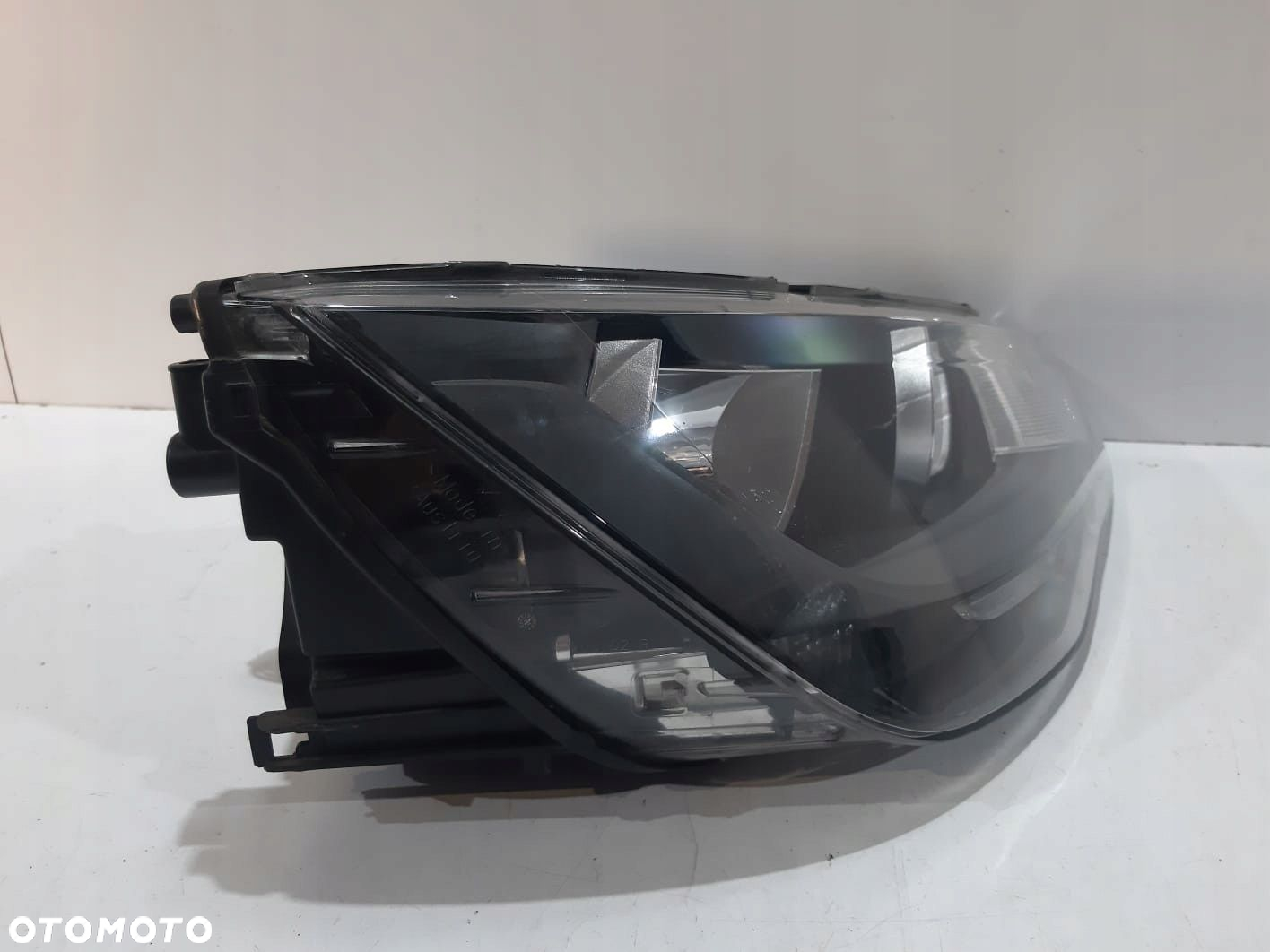 Audi A1 8X Lampa H7 - R - 13204 - 3