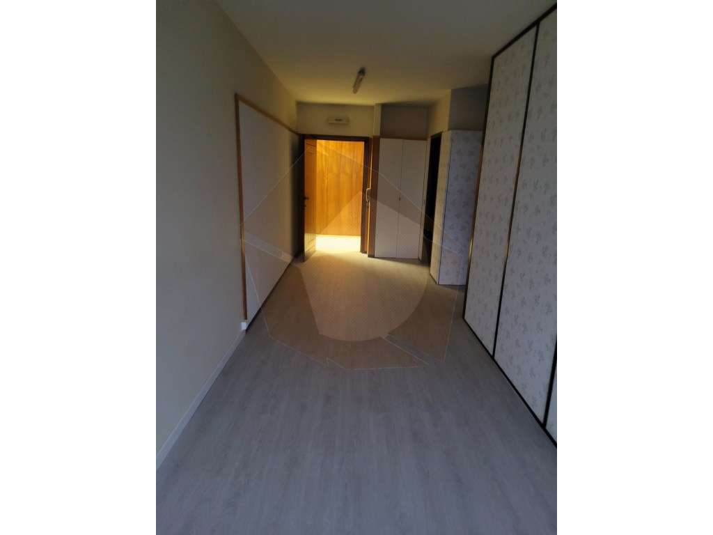 ESCRITÓRIO - PARANHOS (QUINTA DO COVELO) - Grande imagem: 4/7