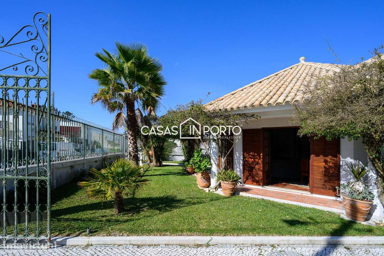 Moradia V5 - Estilo Americano com Piscina e Campo de Ténis – Entre - Grande imagem: 4/58