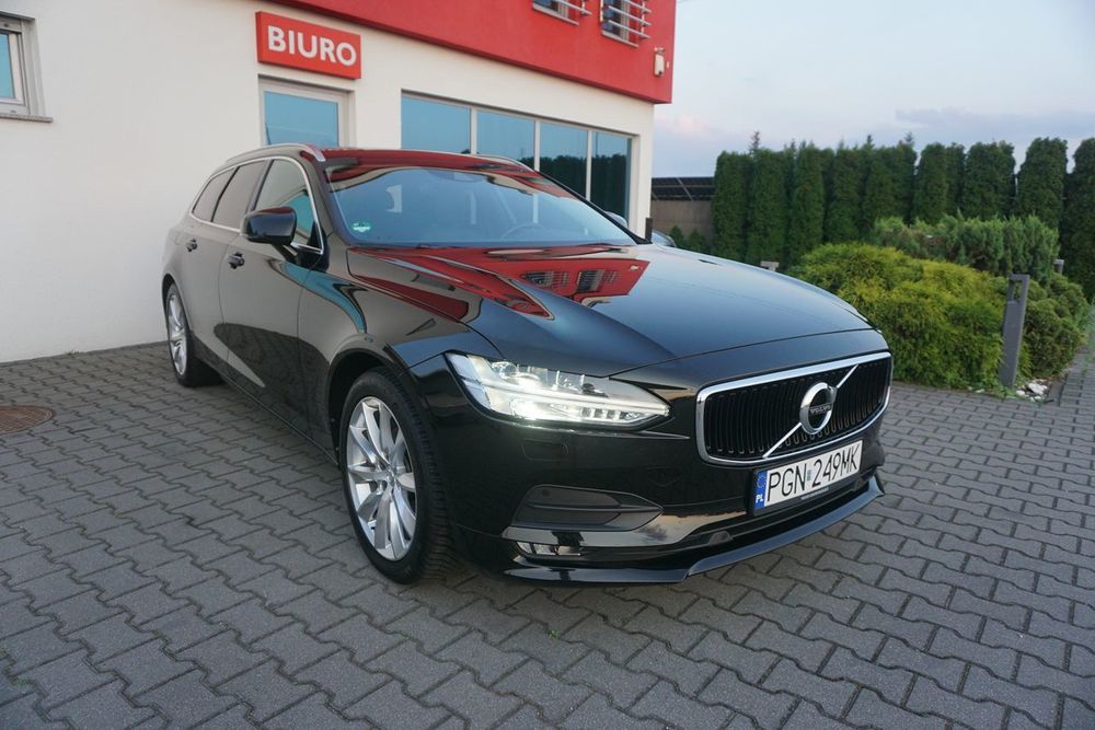 Volvo V90 D4 Momentum 2017