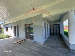 Casa finisata de vânzare în Lapusel - Imagine principală: 2/13
