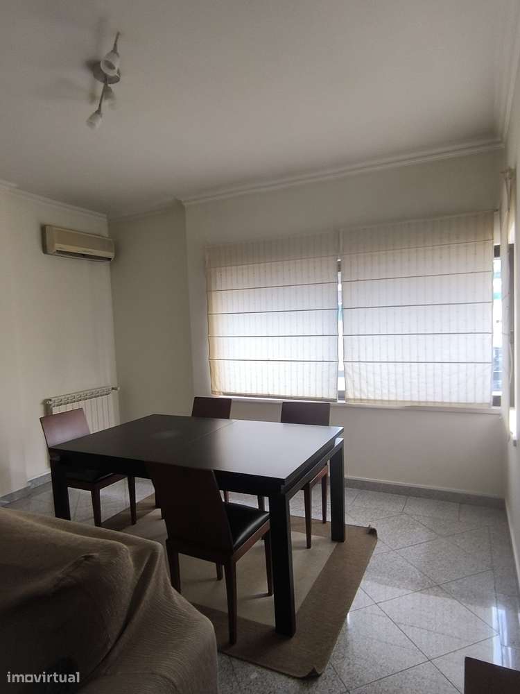 Apartamento T2 com 2 casas de banho e ar condicionado - Grande imagem: 5/26