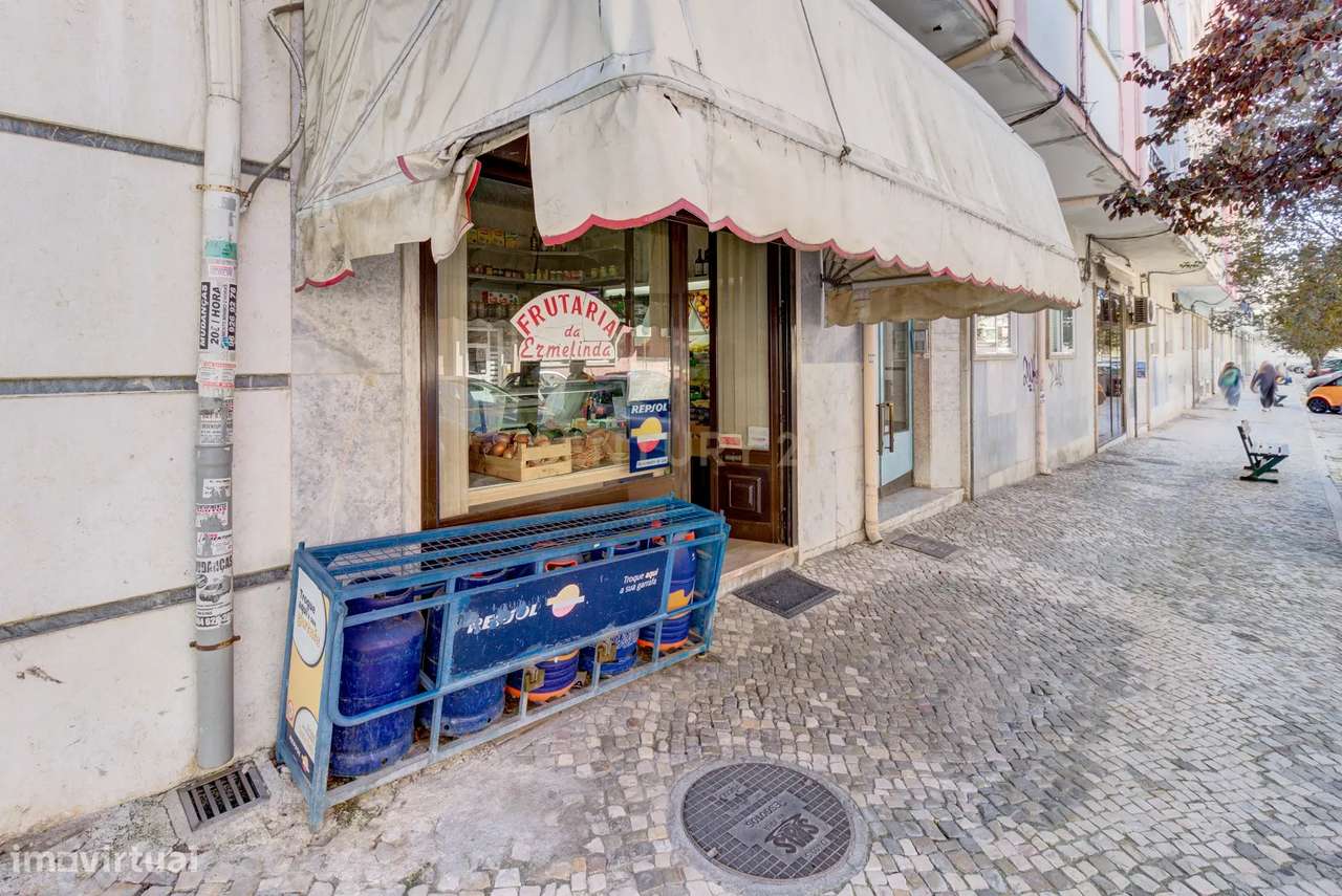 Loja com WC no centro de Vila Franca de Xira com inquilino. - Grande imagem: 4/8