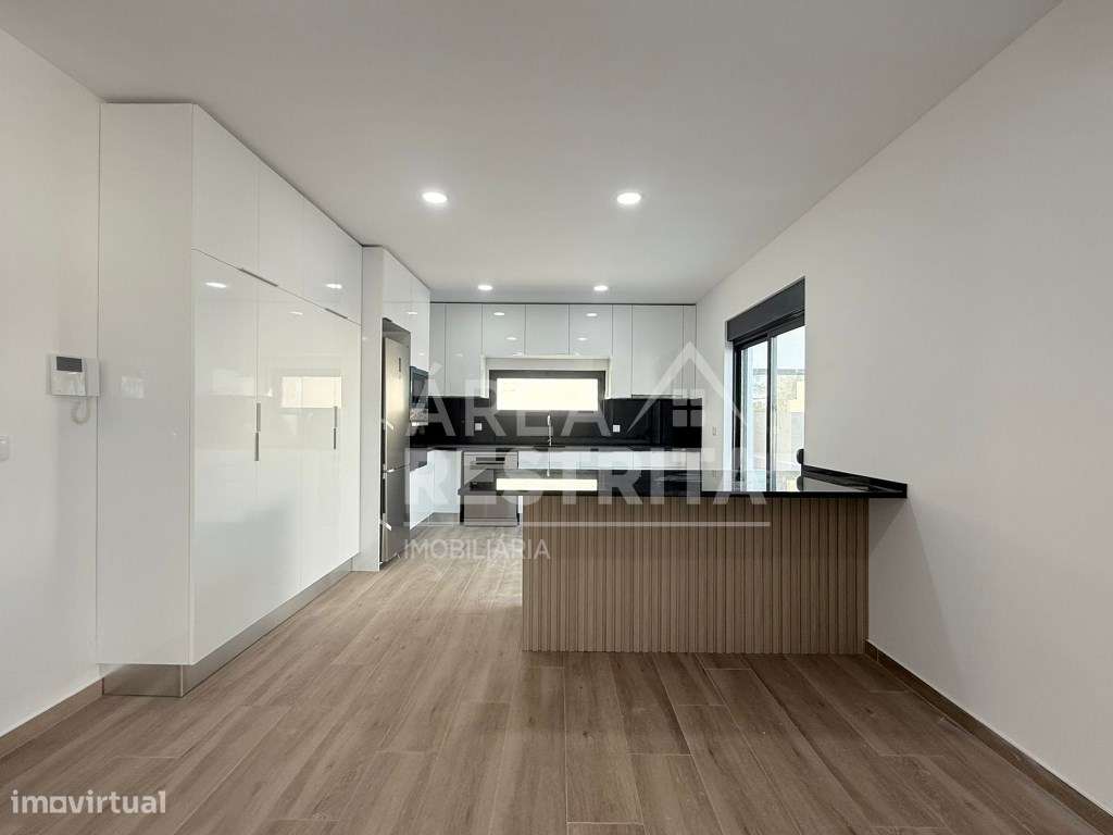 Moradia T3 em terreno de 360m2 em Fernão Ferro, Quinta da Lobateira - Grande imagem: 3/15