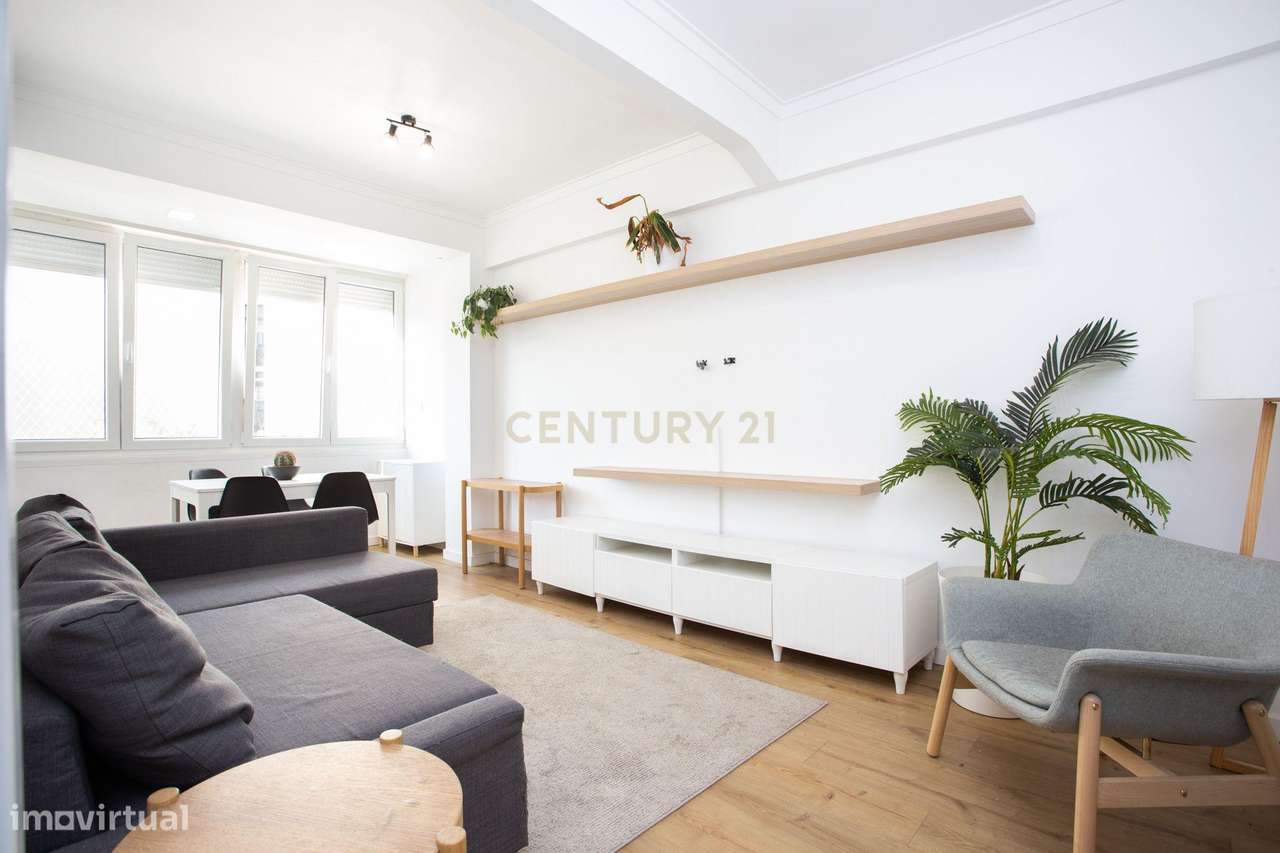 Apartamento T2 a venda Renovado e Mobilado | Pronto a Habitar-14