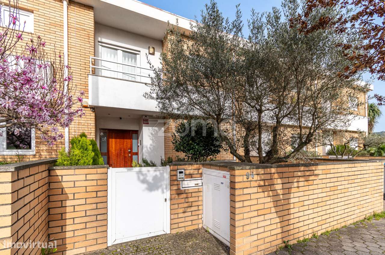 Moradia T4 em Canelas - Grande imagem: 2/50