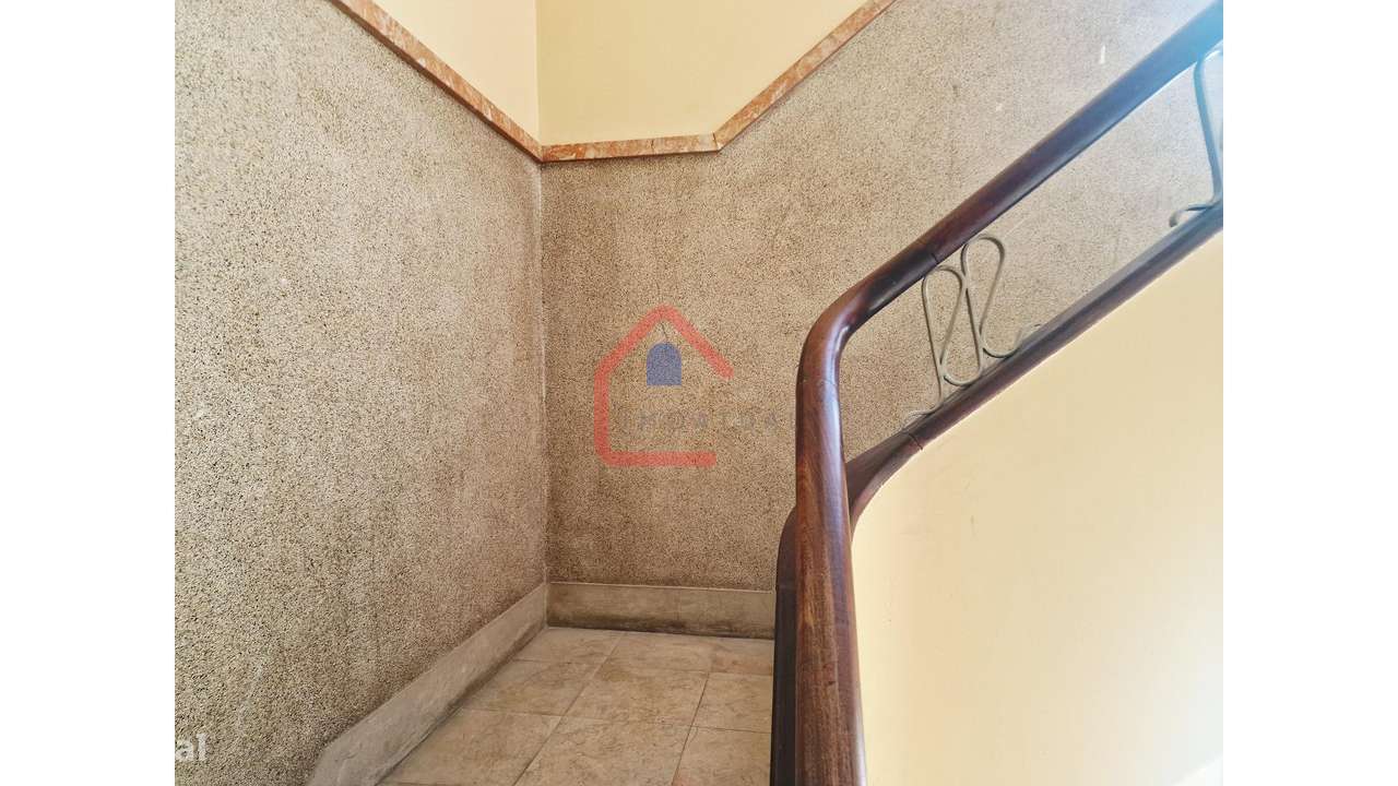 Apartamento T2 na Graça em Lisboa-2