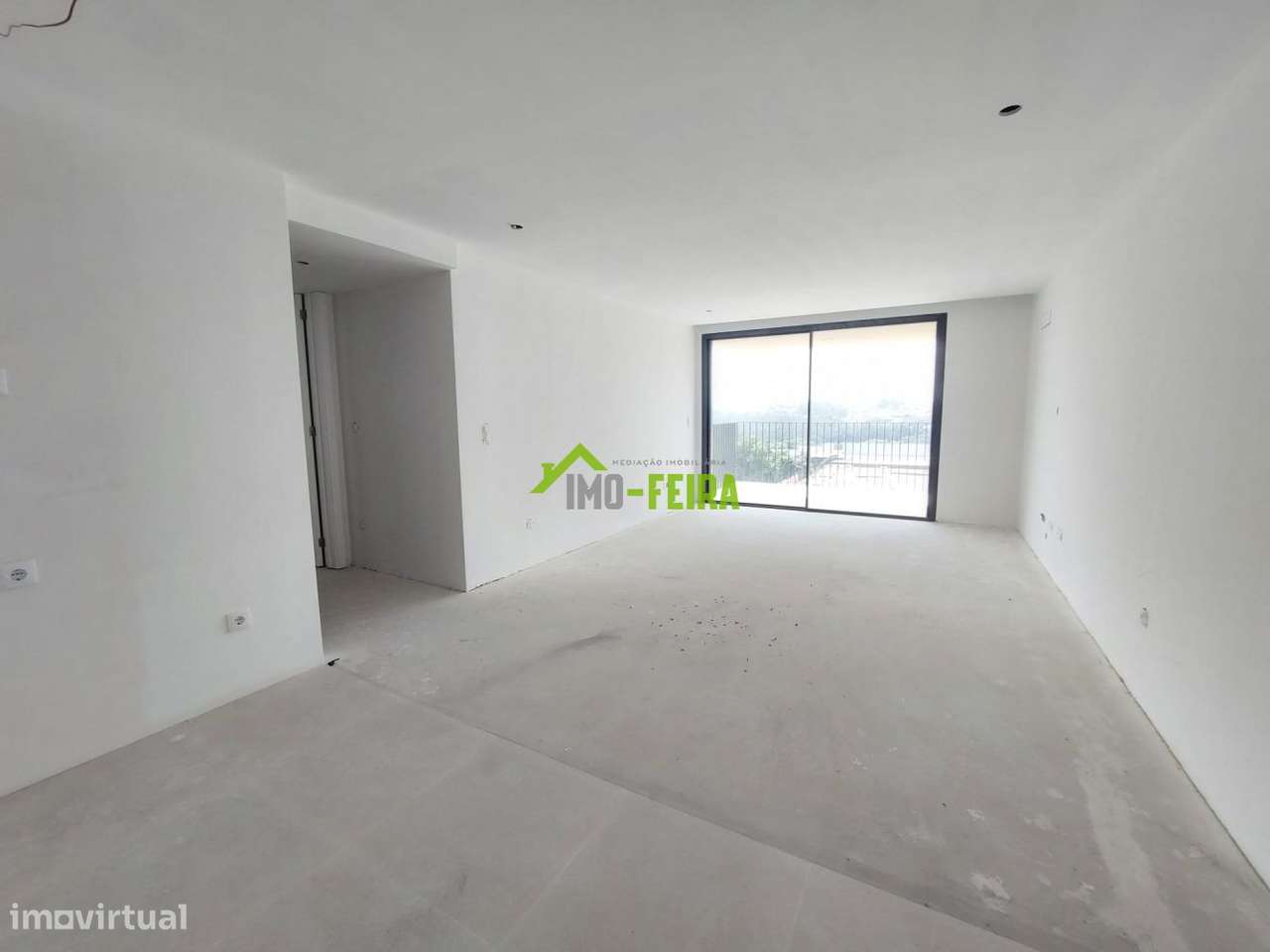 Apartamento T2 Novo, São João da Madeira-0