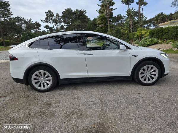 Tesla Model X 100D - 12