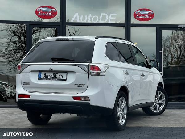 Mitsubishi Outlander 2.2 Litre DI-D AWD Instyle - 4