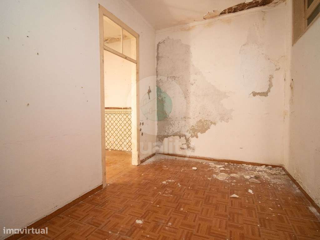 MORADIA T2 DUPLEX COM PROJECTO, NO CENTRO DO BARREIRO-11