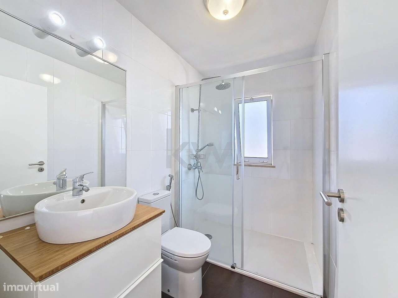 Moradia com 6 quartos, piscina aquecida, anexo e terreno com 2500m2 em-59