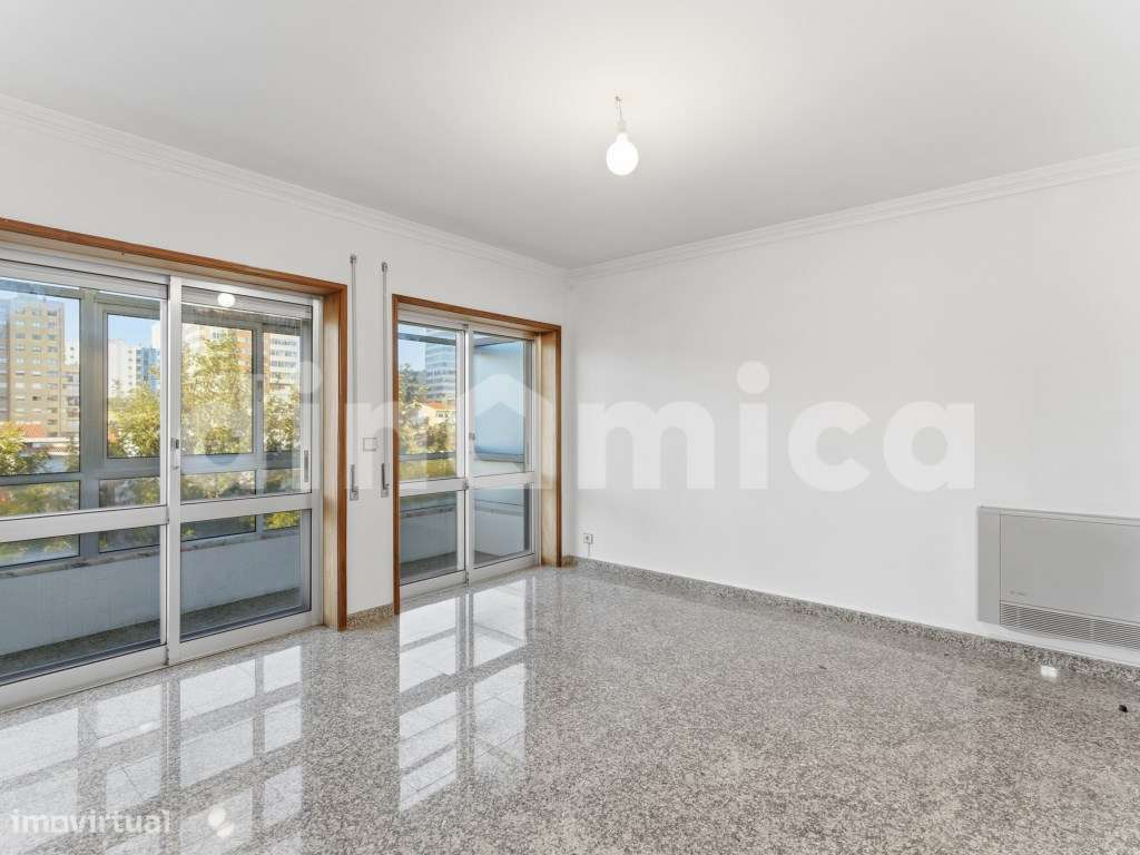 Apartamento T3 com 4 Frentes na Póvoa de Varzim - A 350m da Praia - Grande imagem: 5/42