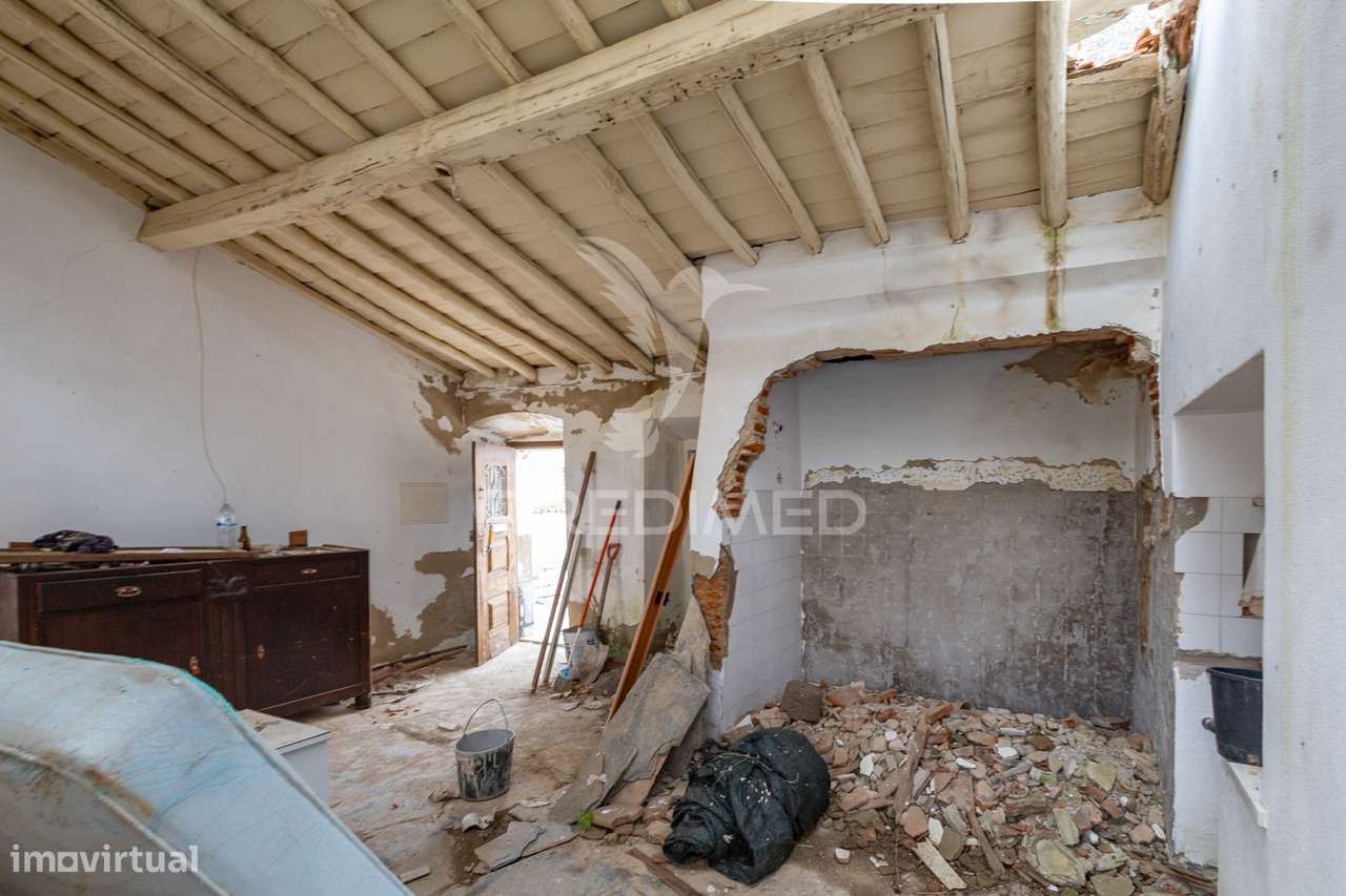 Moradia para Renovar com 81 m² - Grande imagem: 3/26