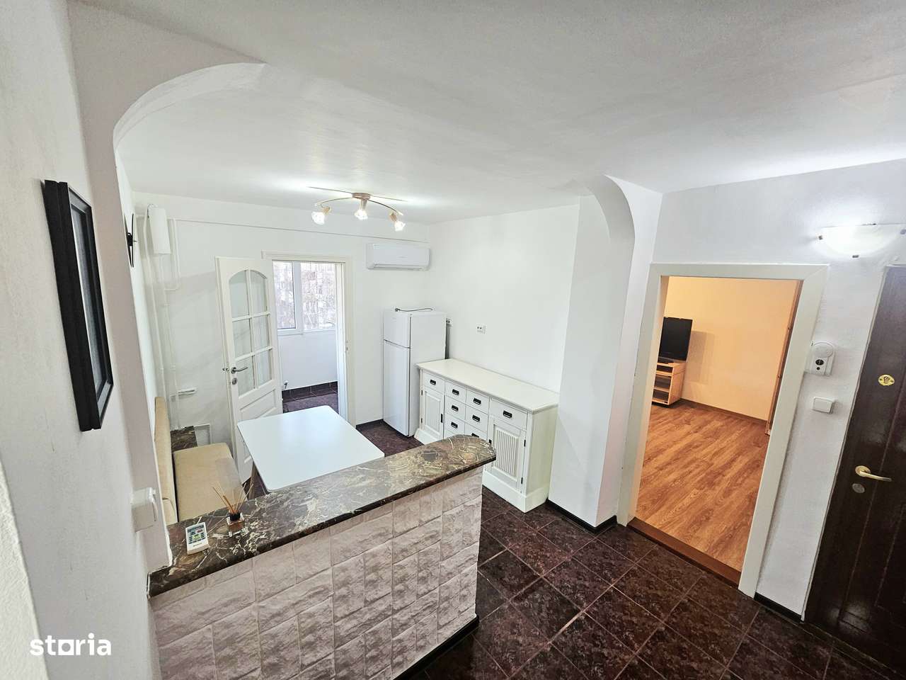 Dau în  chirie apartament 2 camere-lăngă Piața Decebal - Imagine principală: 5/11
