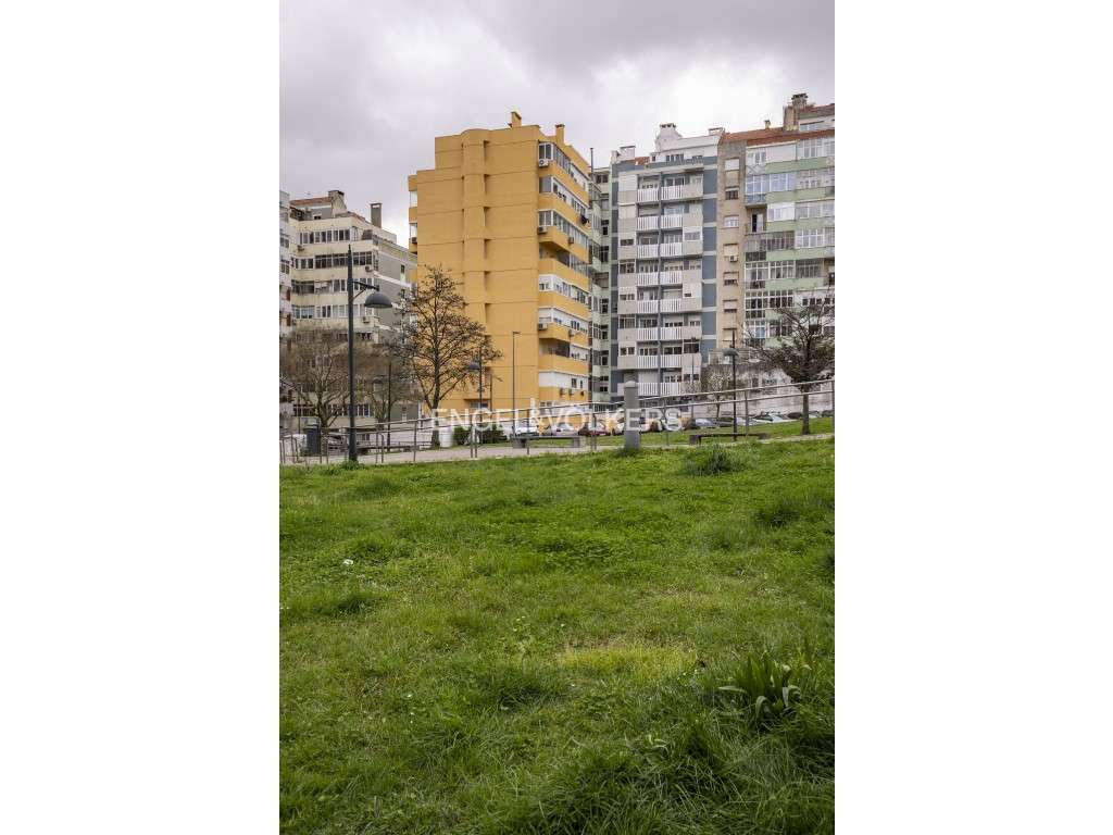 T4 com terraço com vista desafogada-24