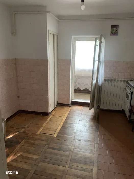 Apartament generos + garaj și 2 beciuri-Str. Vișinilor, Zalău - Imagine principală: 4/7