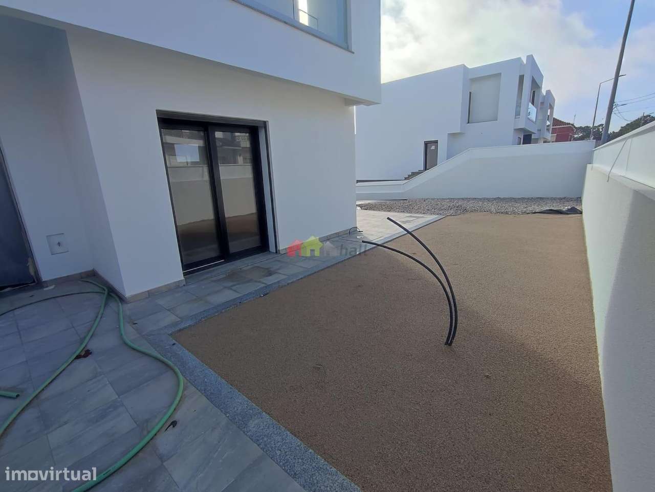 6 Assoalhadas c/ Piscina em Vale Milhaços–Corroios - Grande imagem: 3/38