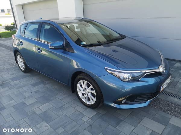 Toyota Auris 1.6 Premium - 5