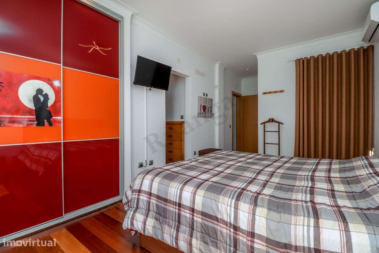 Excelente Moradia  para venda na Aldeia de Santo André-17