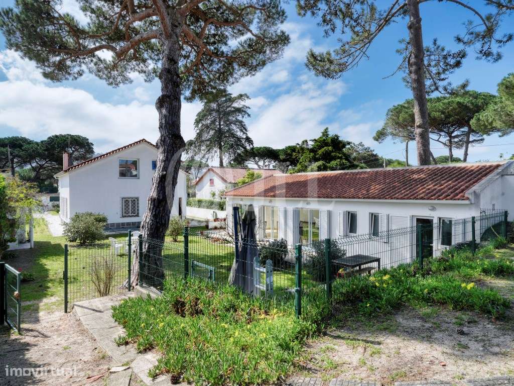 Moradia T4 com jardim no Banzão em Colares-49