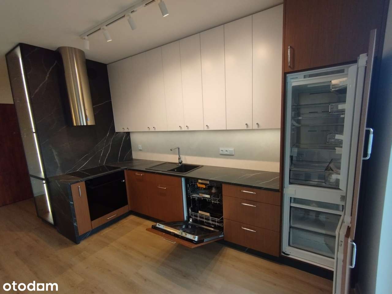 2 pokoje, 45m2, balkon, winda, klimatyzacja, Os. Między Mostami-4